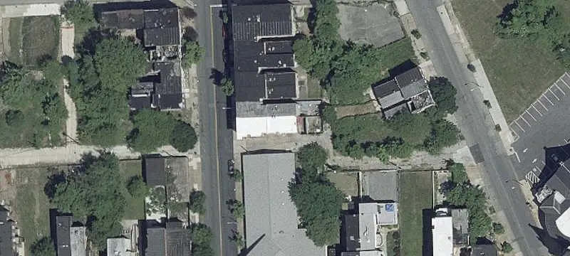 4-Unit Apartment Building