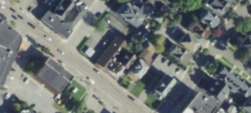 Mixed-Use Building with Apartment