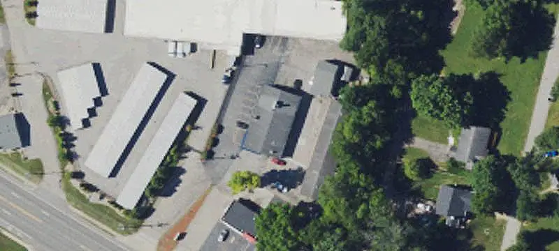 Single-Story Auto Service Building