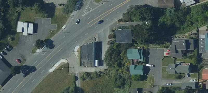 Commercial Land with Shop Building