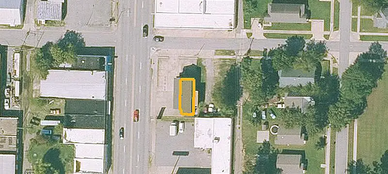 Specialty Property with 16-Foot Doors