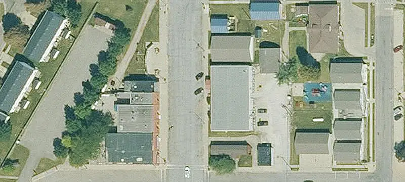 Grocery and Convenience Store Building