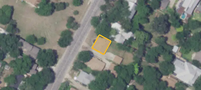 Updated Duplex with Private Yard