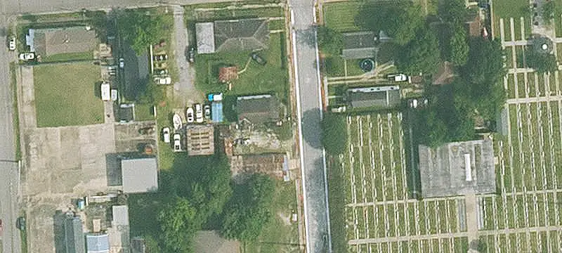 Two-Building Auto Shop Property