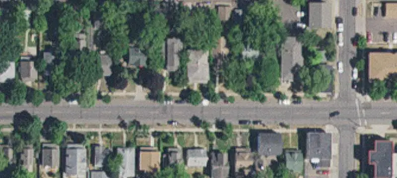 6-Unit Apartment Building
