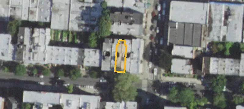 8-Unit Walk-Up Apartment Building