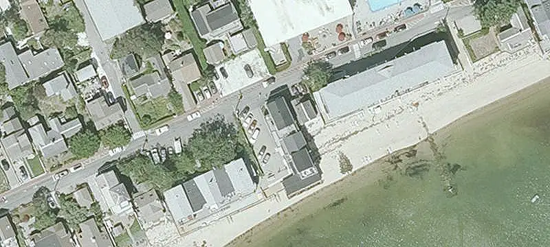 Waterfront Restaurant with Full Bar