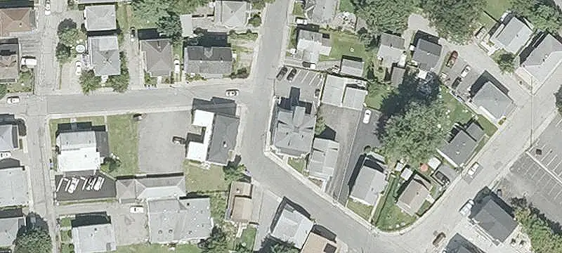 6-Unit Apartment Building