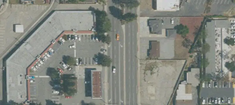 Retail Suite at Signalized Intersection