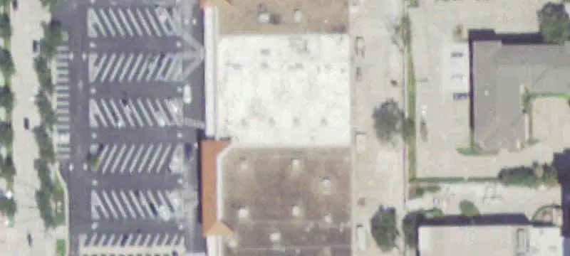 Divisible Shopping Center Retail Space