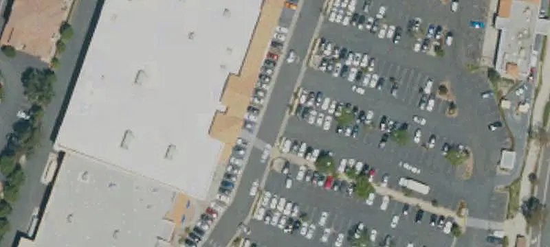Retail Space with Diverse Tenant Mix