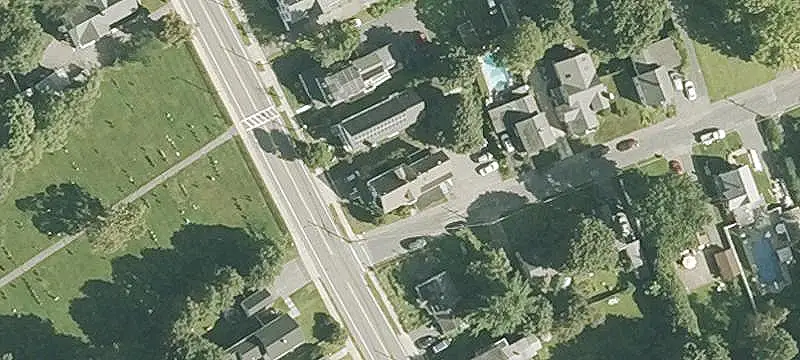 6-Unit Apartment Building