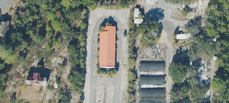 Highway-Fronting Specialty Property