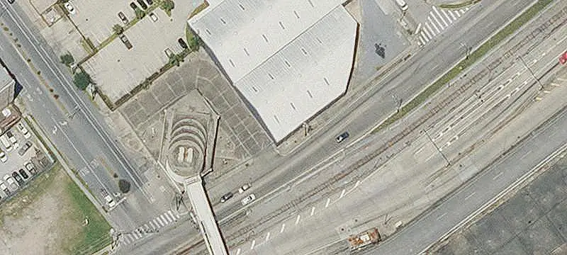 Dock-High Warehouse