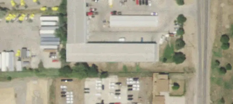 Multi-Tenant Flex Space with Fenced Yard
