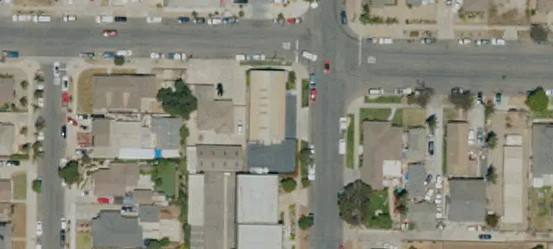 Fenced-Yard Flex Building