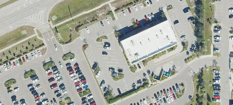 Freestanding Multi-Tenant Strip Mall