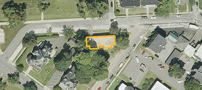 Fully Leased 11-Unit Apartment Building
