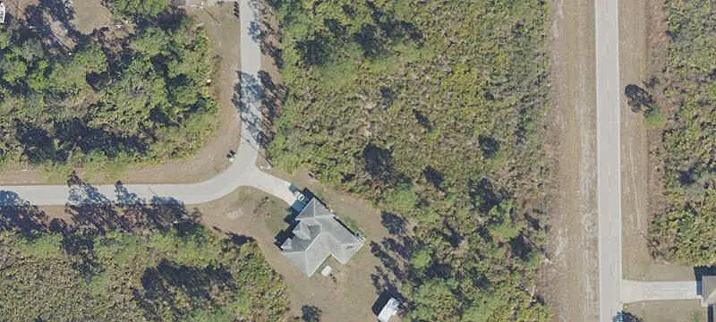 955 Manresa S Avenue, Lehigh Acres, FL 33974