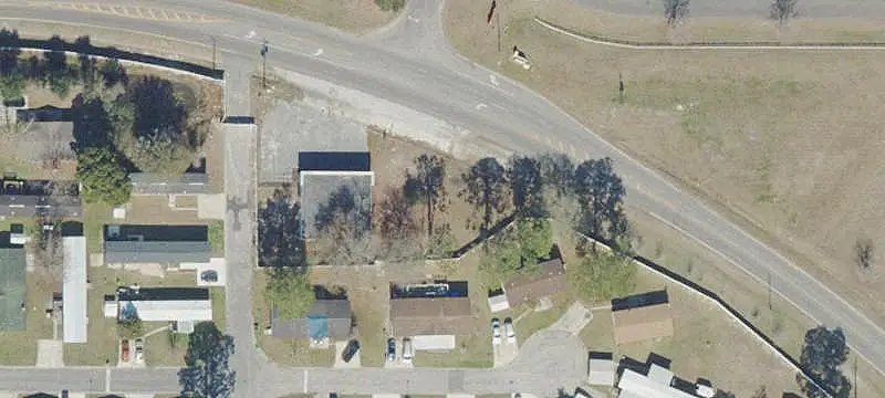 Freestanding Convenience Store