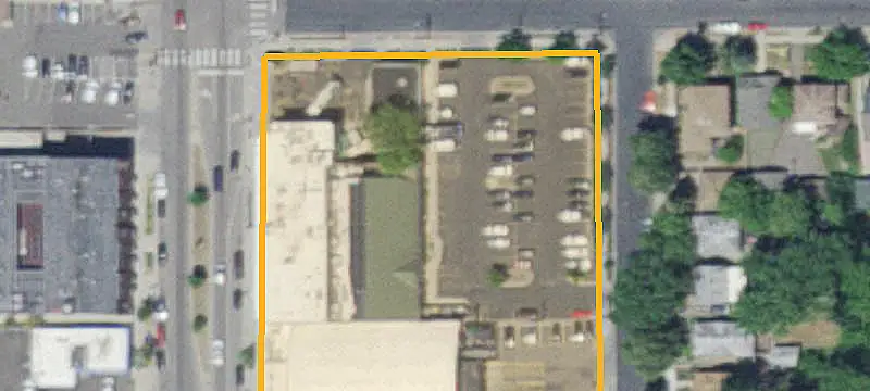 Retail Space Near Minnehaha Creek
