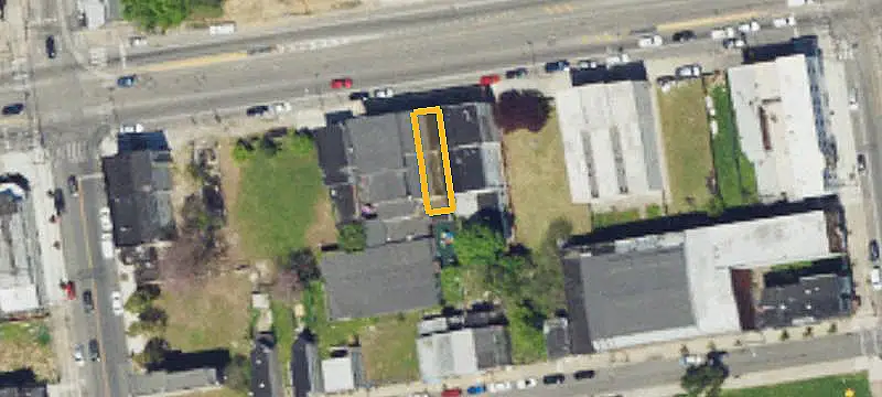 Mixed-Use Building with 4 Apartments