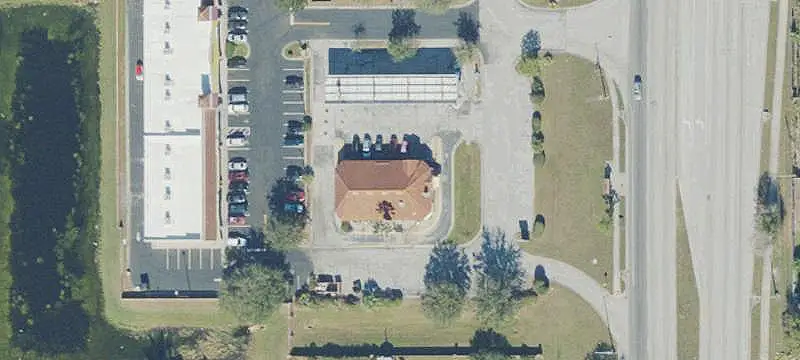 8-Pump Gas Station