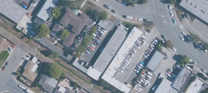 Automotive Property with Yard