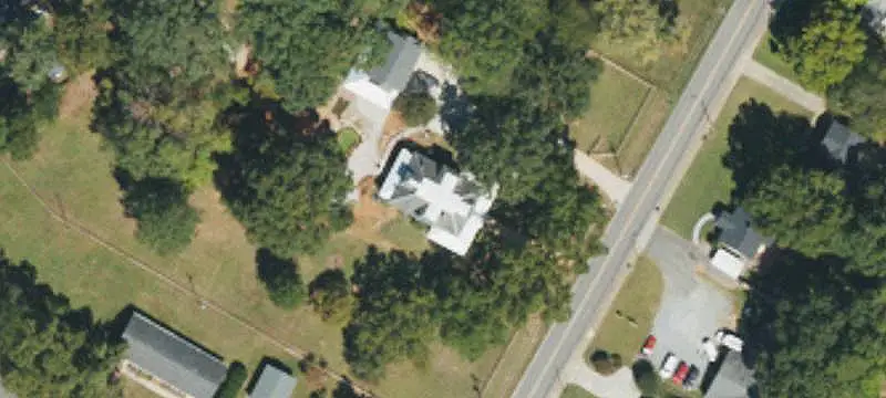 Commercial Land with Two Entrances