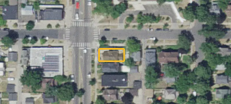 Street-Level Conventional Restaurant