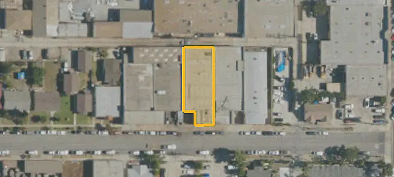 Manufacturing Property with High-Clearance Buildings