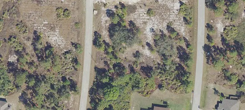 1039 Bassinger S Avenue, Lehigh Acres, FL 33974