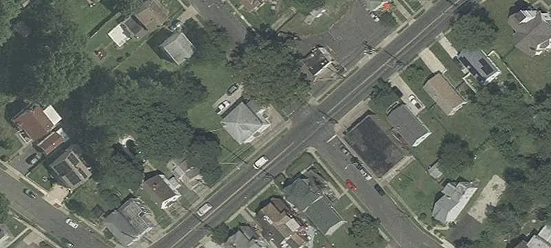 Triplex with Oversized Lot