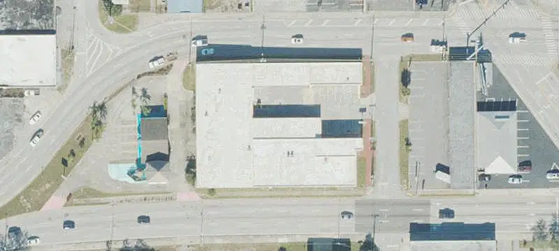 Large Dividable Storefront Property
