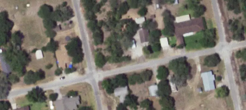 411 E Walton St, Skidmore, TX 78389