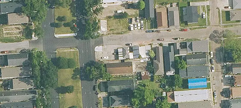 Corner Auto Shop with Workshop