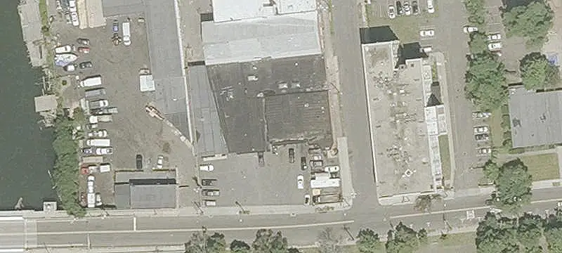 Renovated Flex Space with Garage