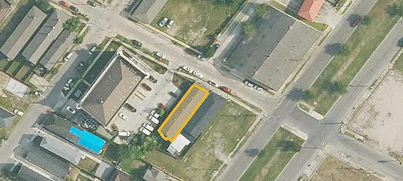 Renovated Duplex with Private Yards