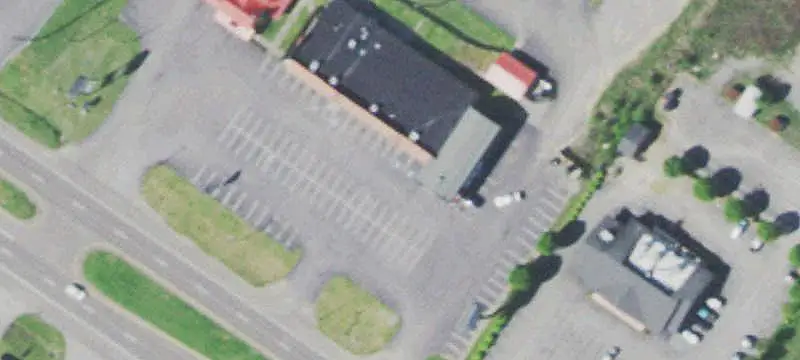Freestanding Retail Building with Parking