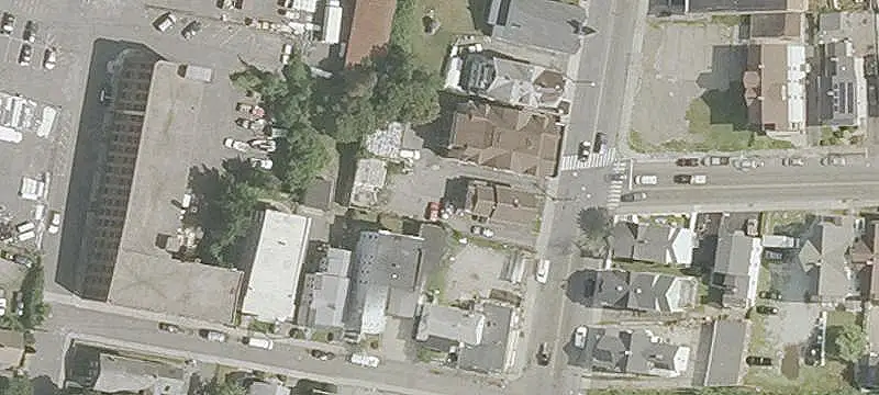 9-Unit Apartment Buildings