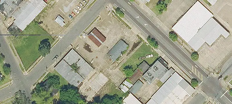 Convenience Store Building with Kitchen