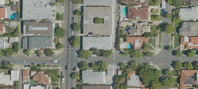 6-Unit Apartment Building