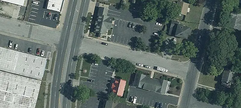 Highway-Fronted Retail Space