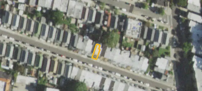 6-Unit Apartment Building
