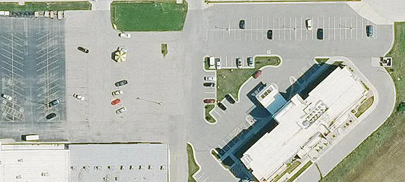 Single-Tenant Freestanding Retail Building
