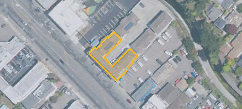 Limited-Service Motel with Parking