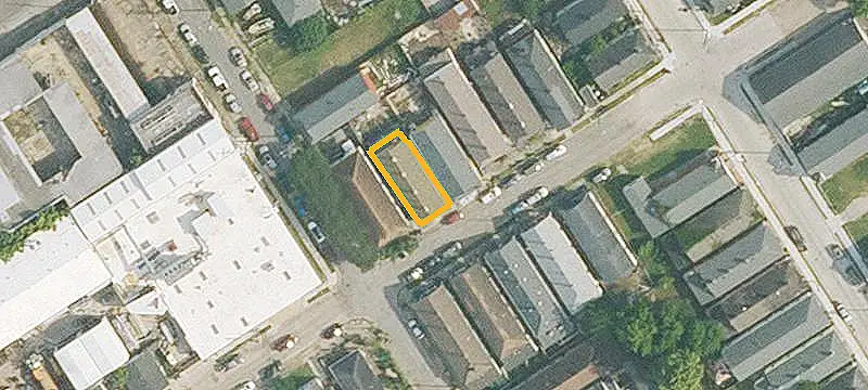 Renovated Duplex with Fenced Yards