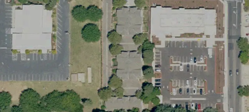 11-Unit Apartment Building with Townhomes