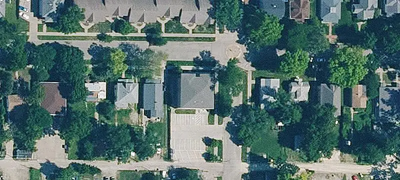 6-Unit Apartment Building