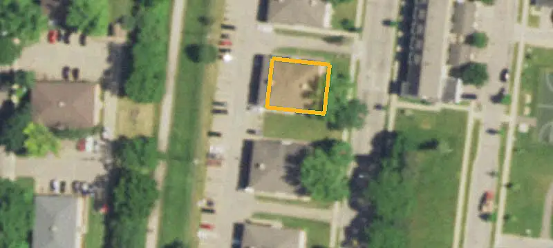 8-Unit Brick Apartment Building